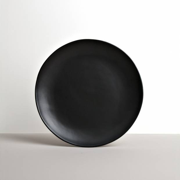 Mělký talíř s nepravidelným okrajem MT 24 cm černý C5232 MIJ