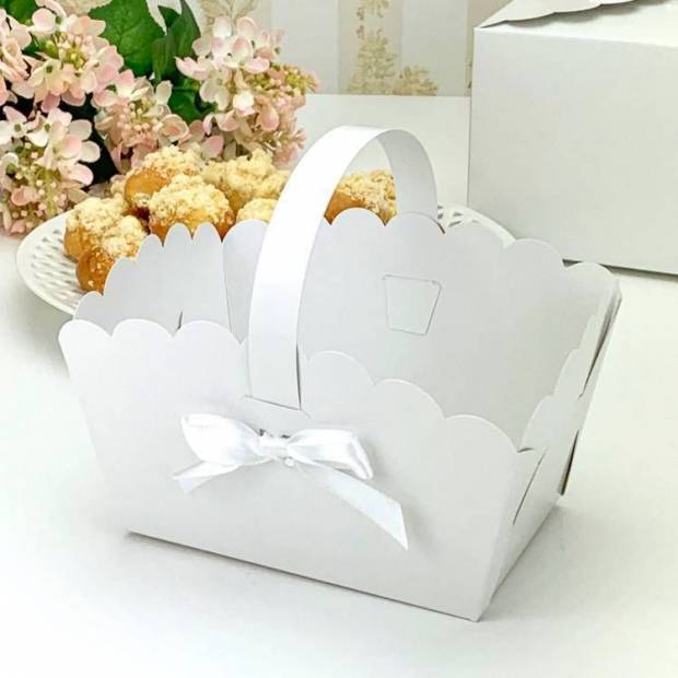 Svadobný košík na cukrovinky biely s bielou mašľou (13 x 9 x 9,5 cm) KOS02-6101-01 - dortis