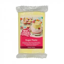 Povrchová hmota pastelově žltá 250 g - FunCakes