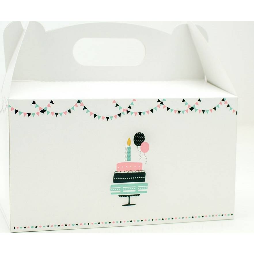 E-shop Krabička na zákusky bílá s třípatrovým dortem a praporky (20 x 13 x 11 cm)